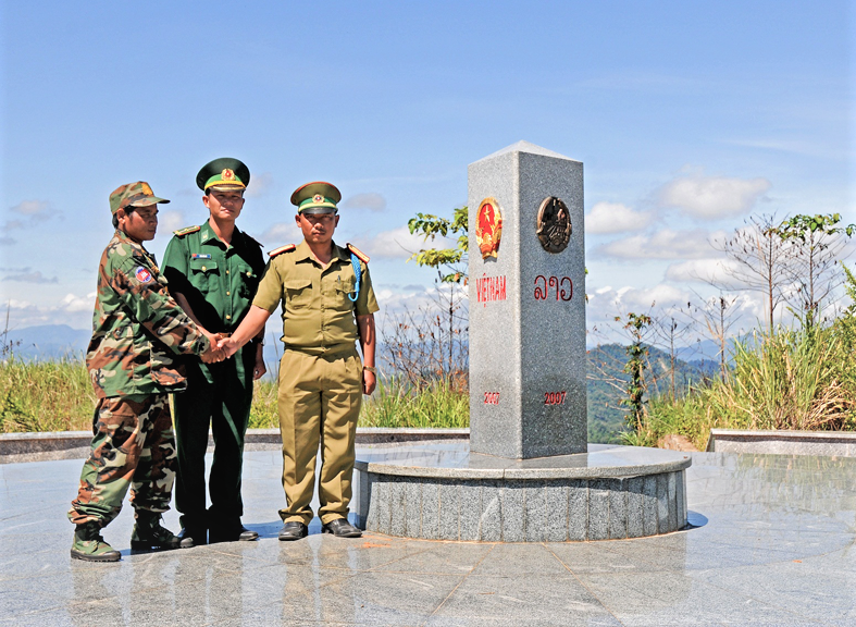 BUÔN MÊ THUỘT - GIA LAI - KON TUM - MĂNG ĐEN